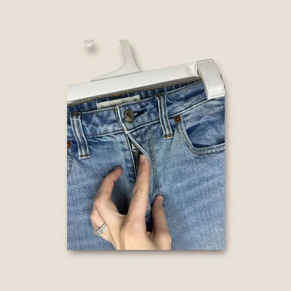 Abercrombie & Fitch Curve Love The Mom High Rise Jeans Size 24 Short - Picture 3 of 4